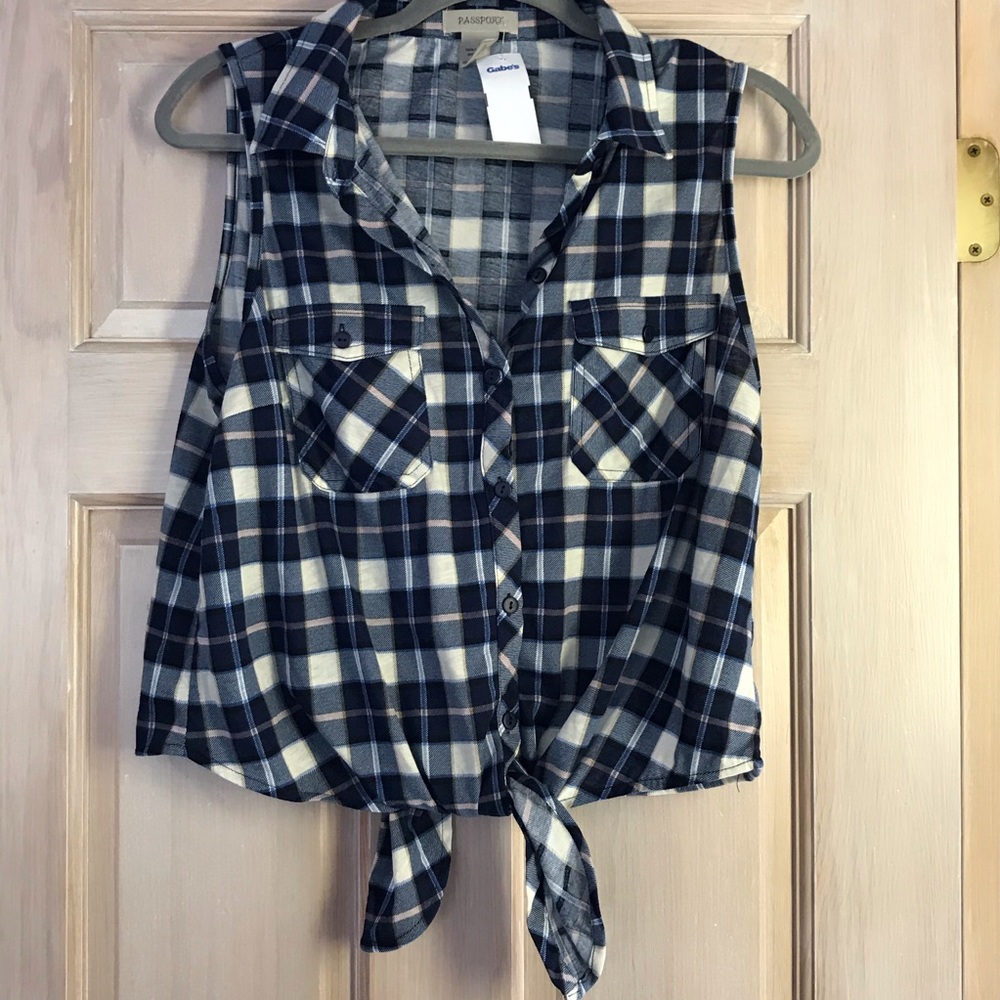 Passport NWT plaid top L